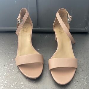 Size 9.5 Naturalizer Heels - Nude - used